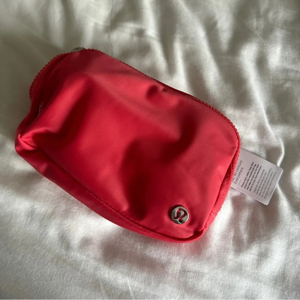 🆕🩷 Lululemon Everywhere Belt Bag Pale Raspberry